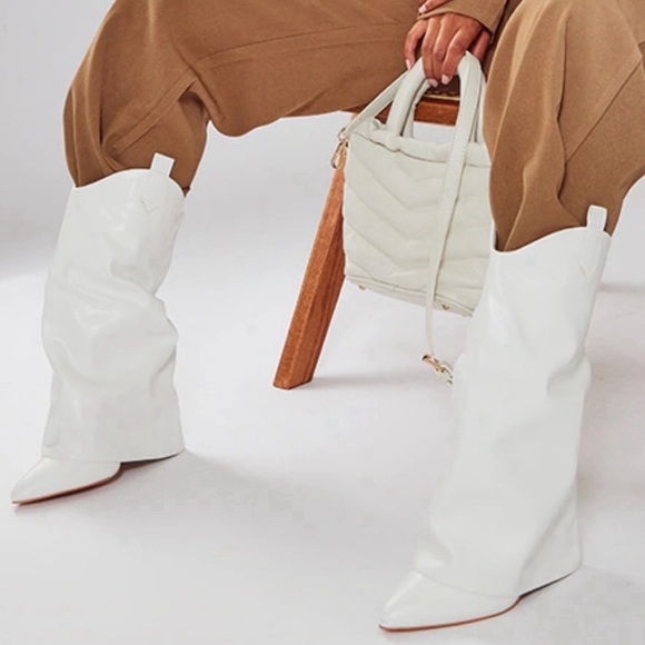 PRETTYLITTLETHING • Fold Over High Point Block Heel Calf Boots Includes Box - Picture 5 of 9